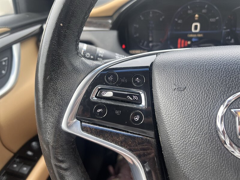 2013 Cadillac XTS Premium Collection - Photo 18 - Madison, OH 44057