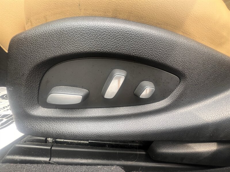 2013 Cadillac XTS Premium Collection - Photo 13 - Madison, OH 44057