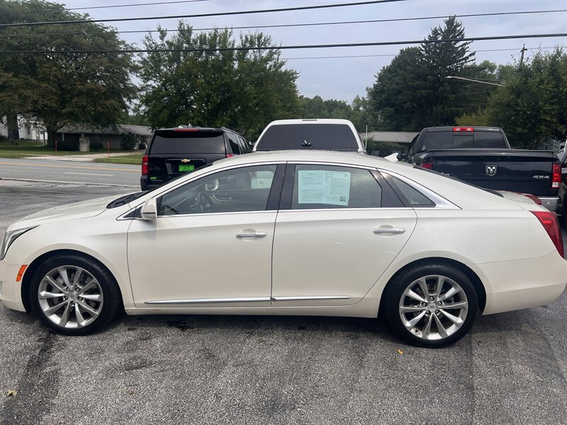 2013 Cadillac XTS Premium Collection - Photo 8 - Madison, OH 44057