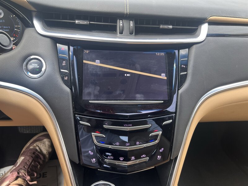 2013 Cadillac XTS Premium Collection - Photo 22 - Madison, OH 44057