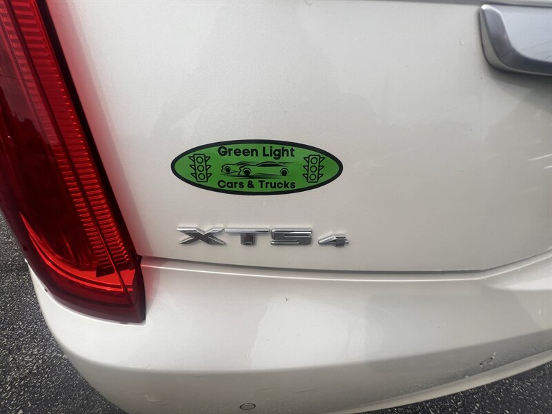 2013 Cadillac XTS Premium Collection - Photo 29 - Madison, OH 44057