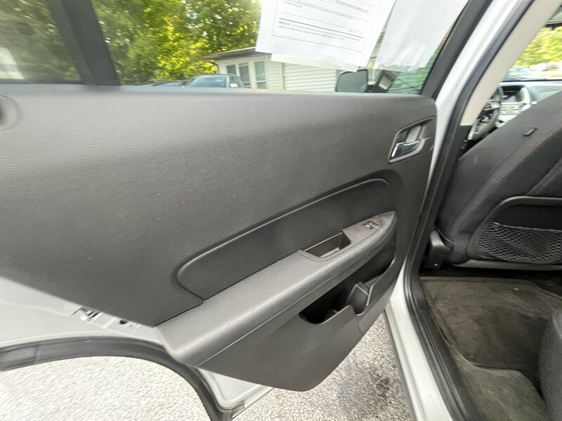 2017 Chevrolet Equinox LT - Photo 24 - Madison, OH 44057