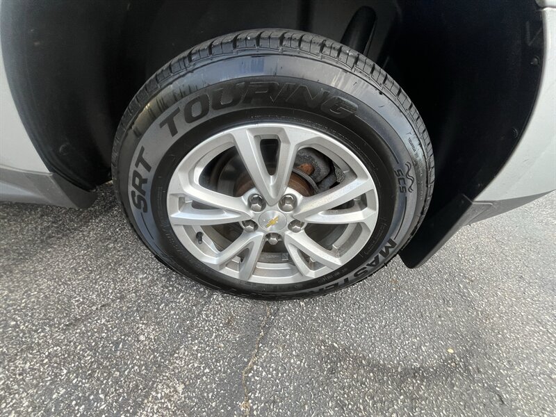 2017 Chevrolet Equinox LT - Photo 38 - Madison, OH 44057