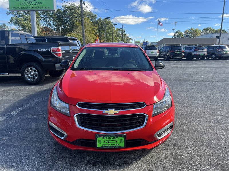 2016 Chevrolet Cruze LT - Photo 2 - Madison, OH 44057