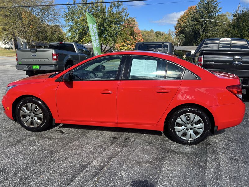 2016 Chevrolet Cruze LT - Photo 8 - Madison, OH 44057