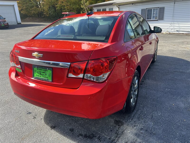 2016 Chevrolet Cruze LT - Photo 5 - Madison, OH 44057