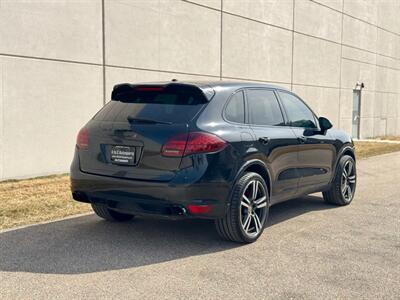 2014 Porsche Cayenne Turbo S   - Photo 9 - Madison, WI 53716