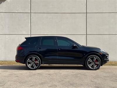 2014 Porsche Cayenne Turbo S   - Photo 7 - Madison, WI 53716