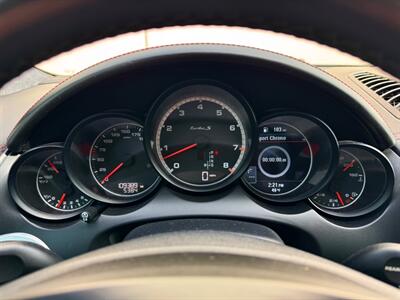 2014 Porsche Cayenne Turbo S   - Photo 27 - Madison, WI 53716