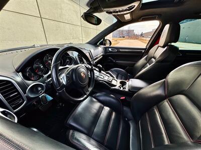 2014 Porsche Cayenne Turbo S   - Photo 16 - Madison, WI 53716