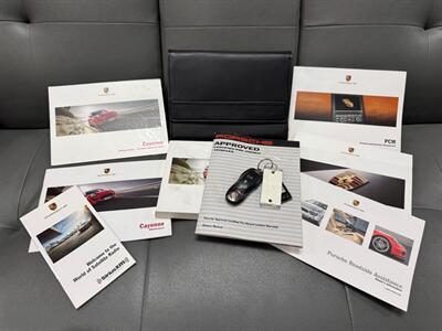 2014 Porsche Cayenne Turbo S   - Photo 35 - Madison, WI 53716