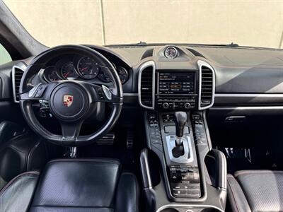 2014 Porsche Cayenne Turbo S   - Photo 14 - Madison, WI 53716
