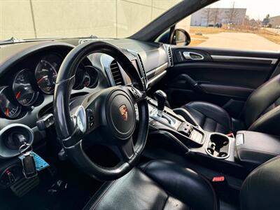 2014 Porsche Cayenne Turbo S   - Photo 17 - Madison, WI 53716