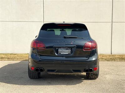 2014 Porsche Cayenne Turbo S   - Photo 12 - Madison, WI 53716