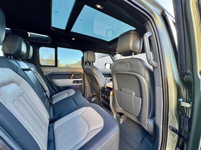 2022 Land Rover Defender 110 X-Dynamic HSE   - Photo 24 - Madison, WI 53716