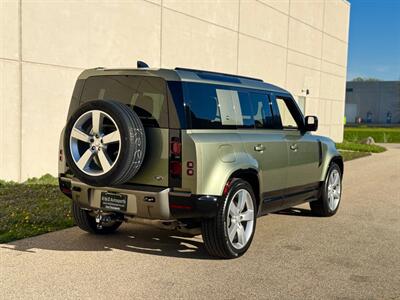 2022 Land Rover Defender 110 X-Dynamic HSE   - Photo 9 - Madison, WI 53716
