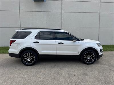 2017 Ford Explorer Sport   - Photo 8 - Madison, WI 53716