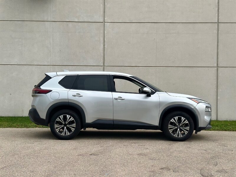 2021 Nissan Rogue SV photo 7