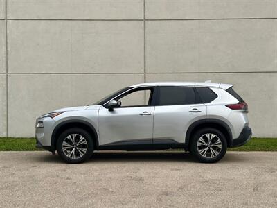 2021 Nissan Rogue SV   - Photo 6 - Madison, WI 53716