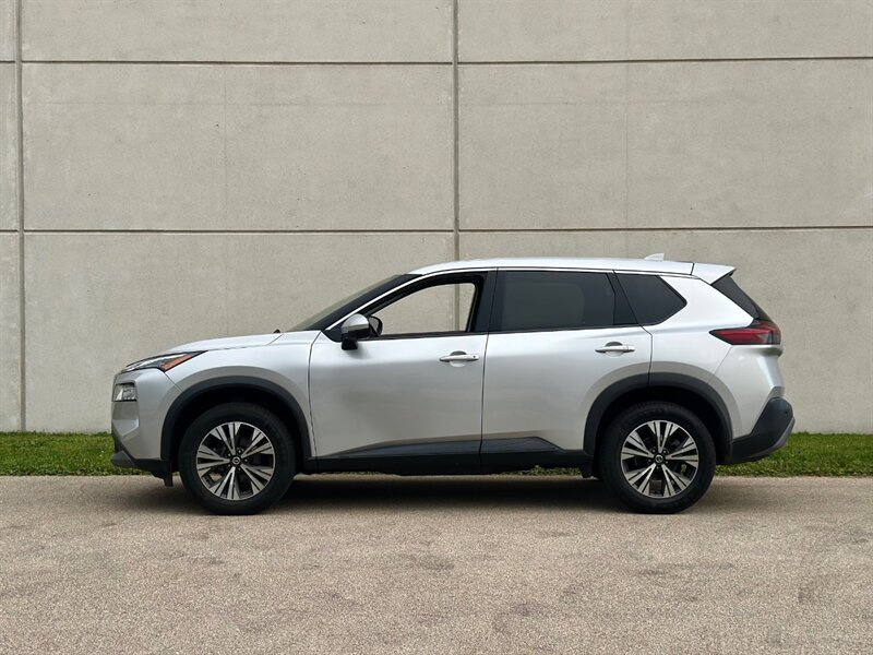 2021 Nissan Rogue SV photo 6