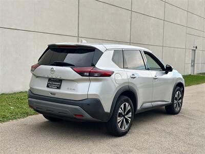 2021 Nissan Rogue SV   - Photo 9 - Madison, WI 53716