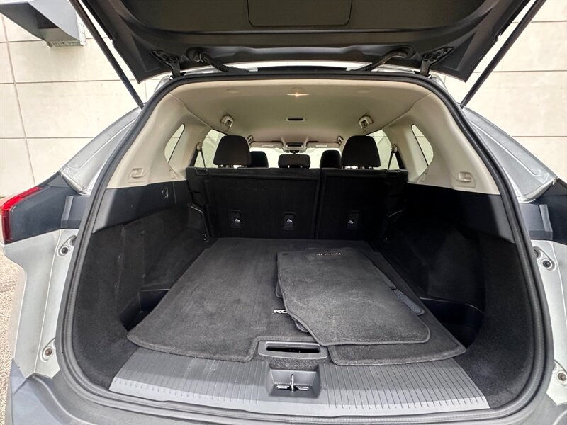 2021 Nissan Rogue SV photo 27