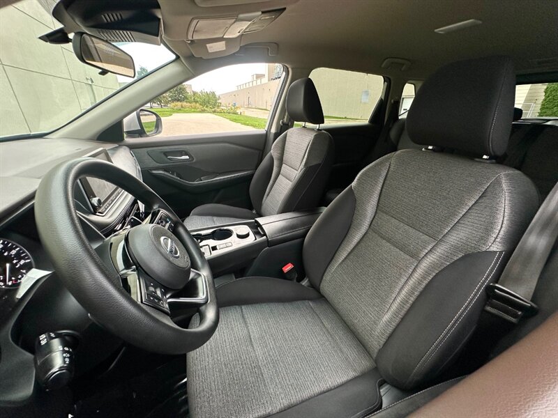 2021 Nissan Rogue SV photo 20