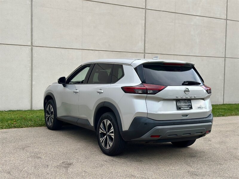 2021 Nissan Rogue SV photo 10