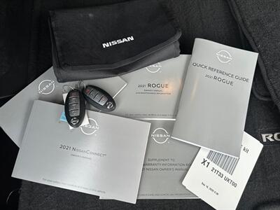 2021 Nissan Rogue SV   - Photo 32 - Madison, WI 53716