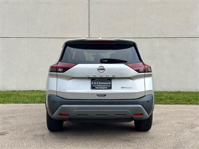 2021 Nissan Rogue SV   - Photo 12 - Madison, WI 53716