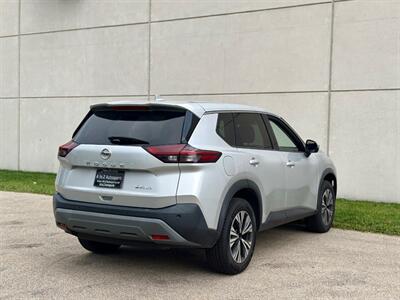 2021 Nissan Rogue SV   - Photo 11 - Madison, WI 53716