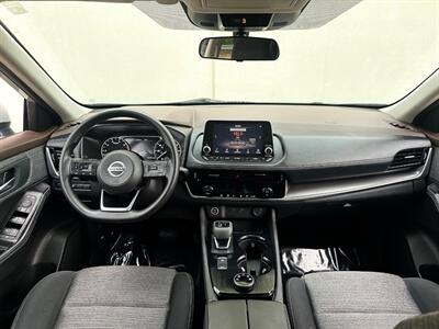 2021 Nissan Rogue SV   - Photo 13 - Madison, WI 53716