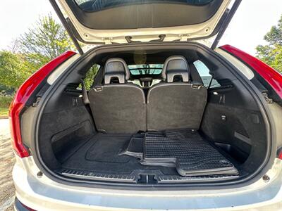 2016 Volvo XC90 T8 eAWD R-Design - Photo 32 - Madison, WI 53716