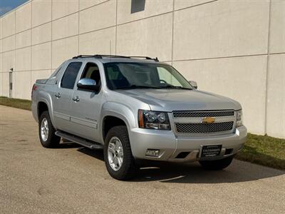 2013 Chevrolet Avalanche LT Black Diamond   - Photo 4 - Madison, WI 53716