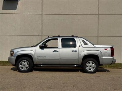 2013 Chevrolet Avalanche LT Black Diamond   - Photo 6 - Madison, WI 53716