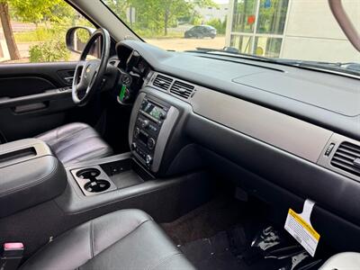 2013 Chevrolet Avalanche LT Black Diamond   - Photo 18 - Madison, WI 53716