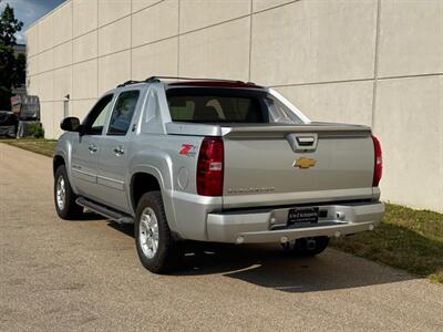 2013 Chevrolet Avalanche LT Black Diamond   - Photo 8 - Madison, WI 53716