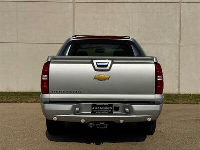 2013 Chevrolet Avalanche LT Black Diamond   - Photo 12 - Madison, WI 53716