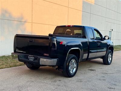 2011 GMC Sierra 1500 SLE - Photo 9 - Madison, WI 53716