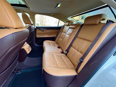 2016 Lexus ES 350   - Photo 25 - Madison, WI 53716