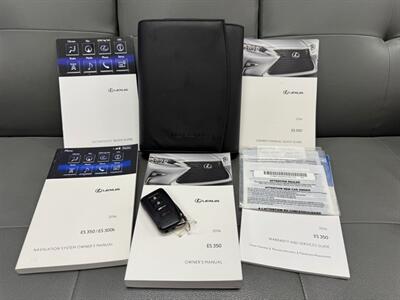 2016 Lexus ES 350   - Photo 34 - Madison, WI 53716