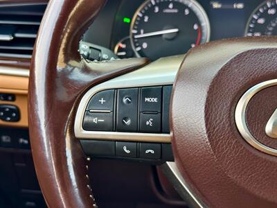 2016 Lexus ES 350   - Photo 29 - Madison, WI 53716