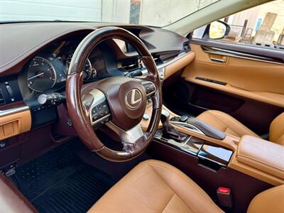 2016 Lexus ES 350   - Photo 17 - Madison, WI 53716