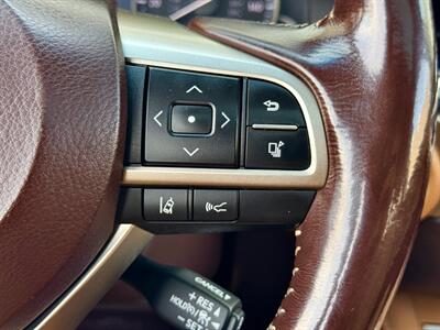 2016 Lexus ES 350   - Photo 30 - Madison, WI 53716