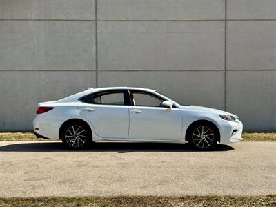 2016 Lexus ES 350   - Photo 7 - Madison, WI 53716