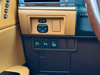 2016 Lexus ES 350   - Photo 31 - Madison, WI 53716