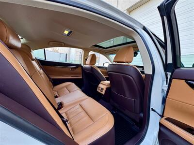 2016 Lexus ES 350   - Photo 24 - Madison, WI 53716