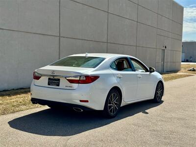 2016 Lexus ES 350   - Photo 9 - Madison, WI 53716