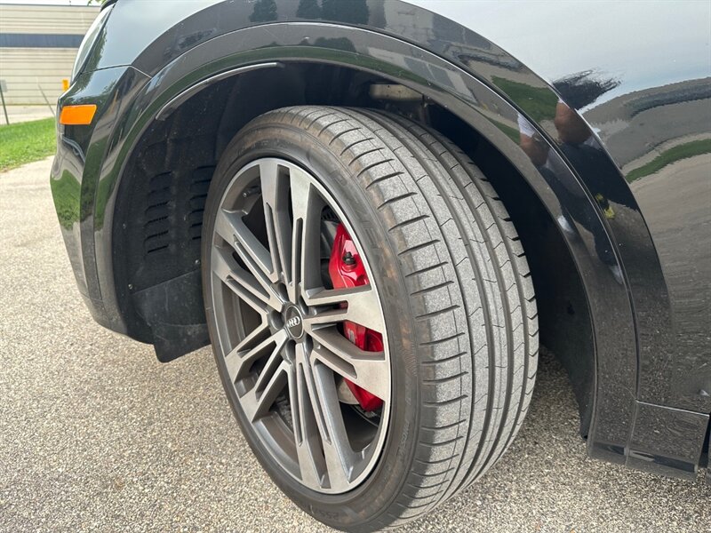 2018 Audi SQ5 Prestige photo 25