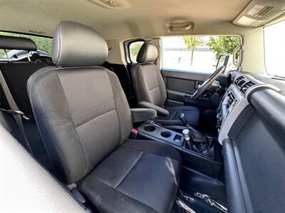 2007 Toyota FJ Cruiser 4dr SUV - Photo 22 - Madison, WI 53716
